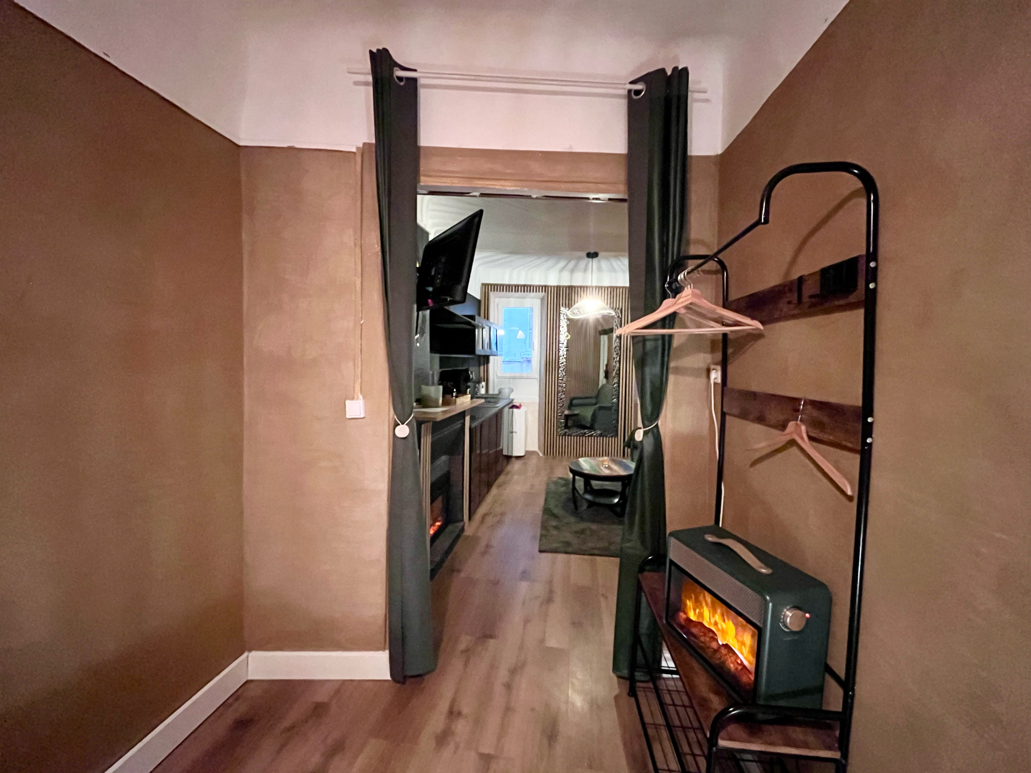 Image_, Studio, Hyères, ref :PCVST270001329