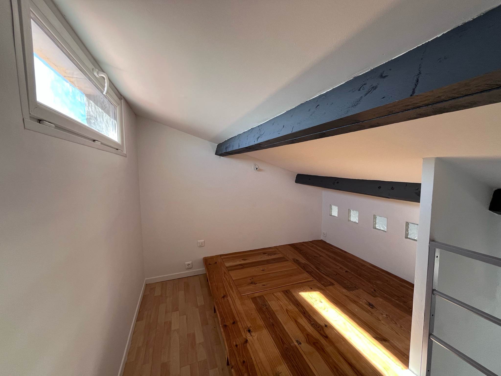 Image_, Studio, Cuers, ref :PCVST270001340