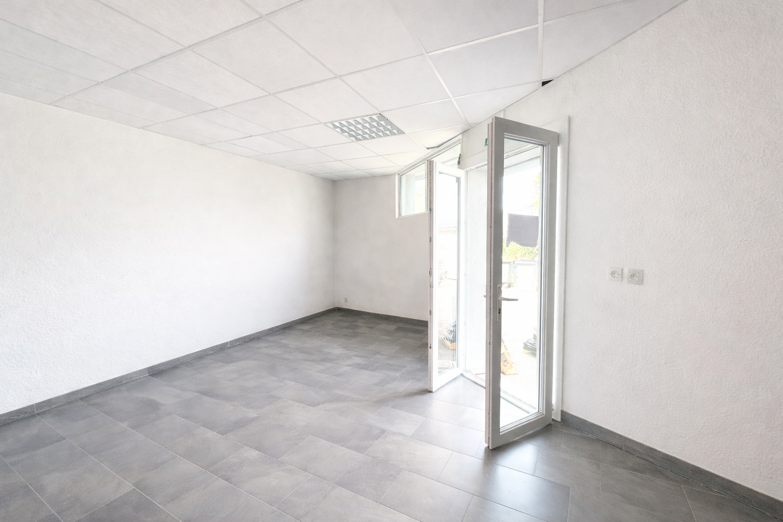 Image_, Local professionnel, La Seyne-sur-Mer, ref :ILCO10000496