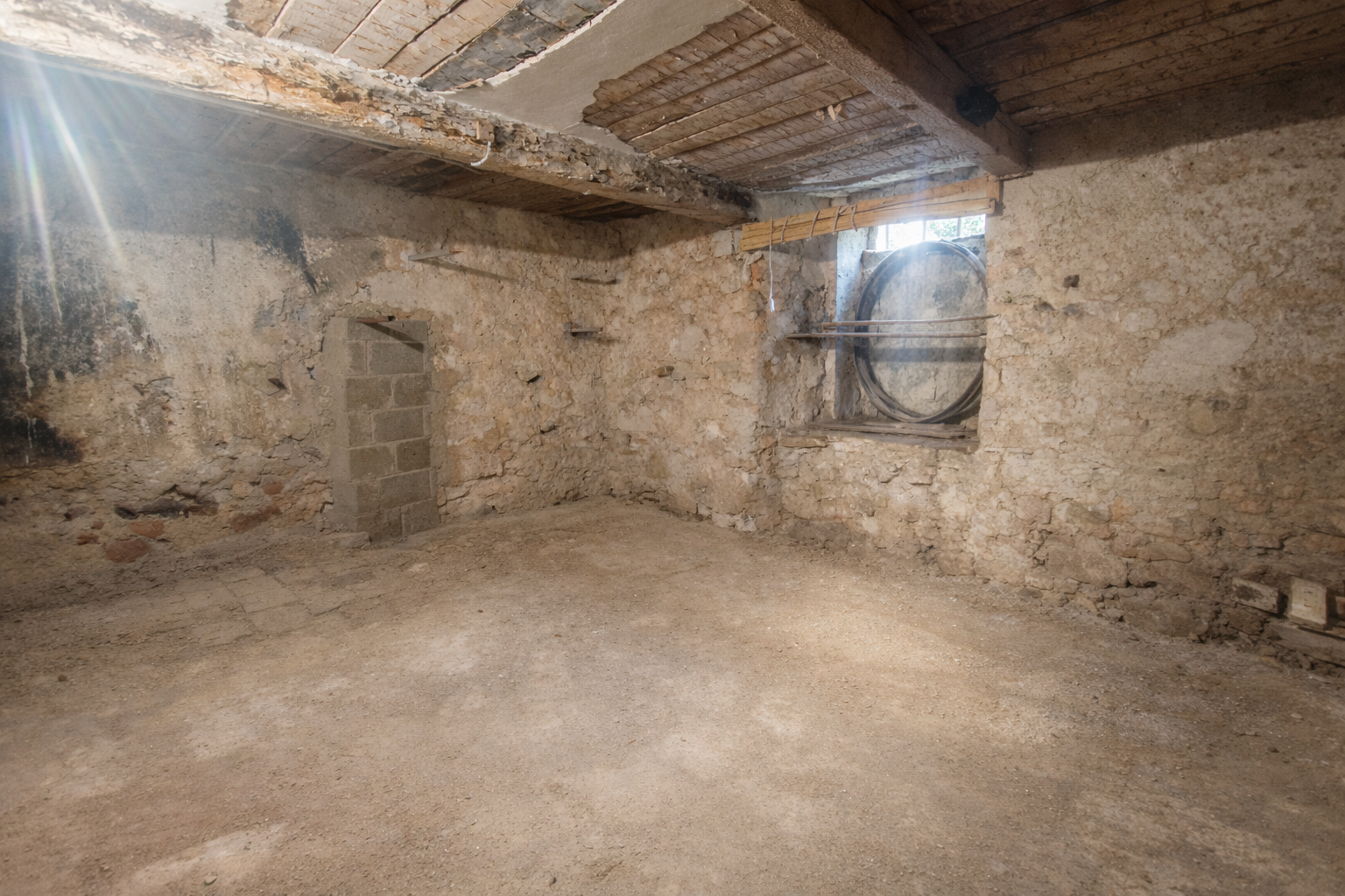 Image_, Cave, La Valette-du-Var, ref :DSLCA250001322