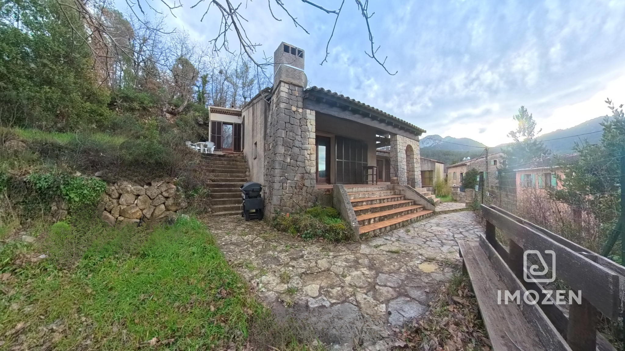 MAISON T4 - 115M²-1099m² de terrain