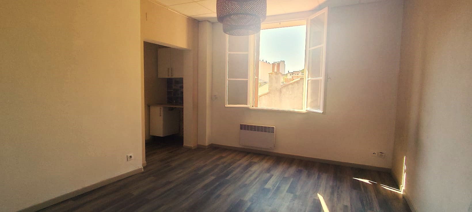 Image_, Studio, Toulon, ref :DSLST250001183